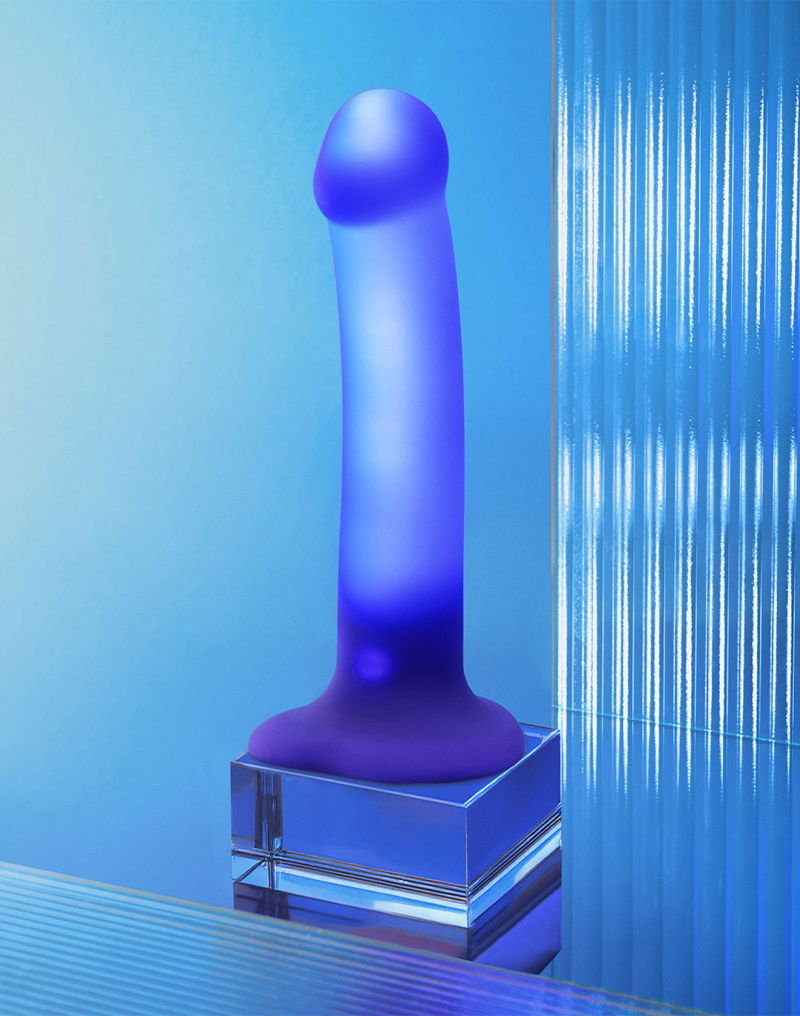 Strap-On-Me - Glow LED Dildo - Maat M - Paars - Afbeelding 6